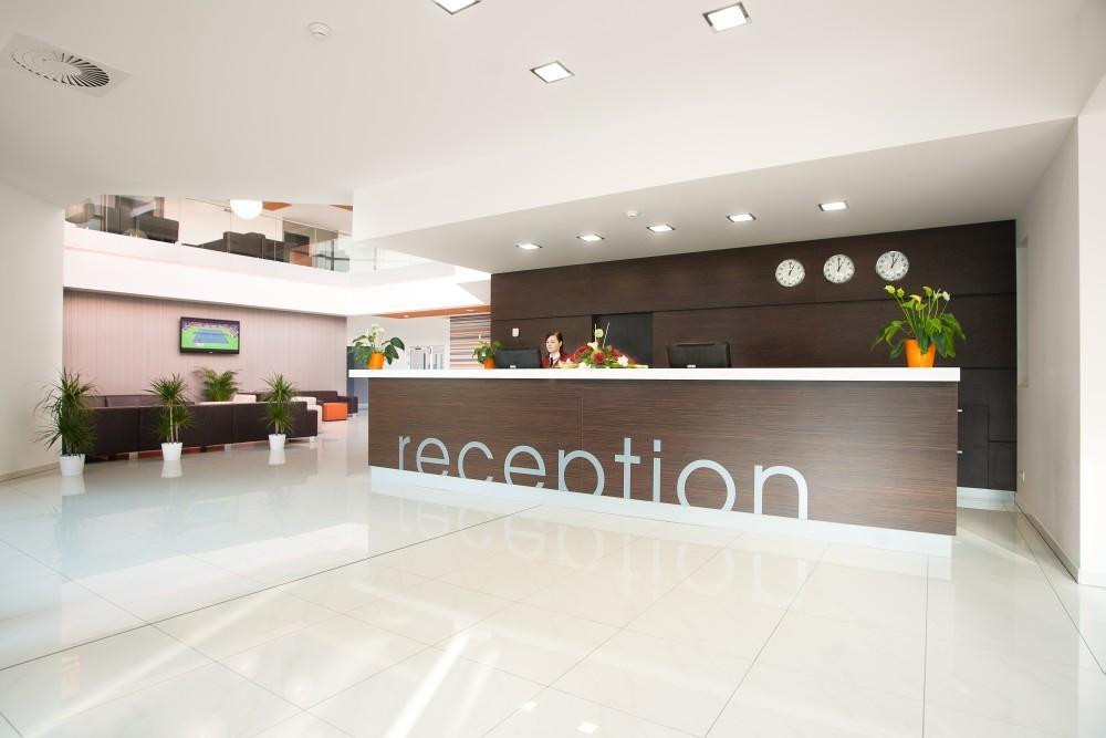 Hotel Tenis Зволен Экстерьер фото