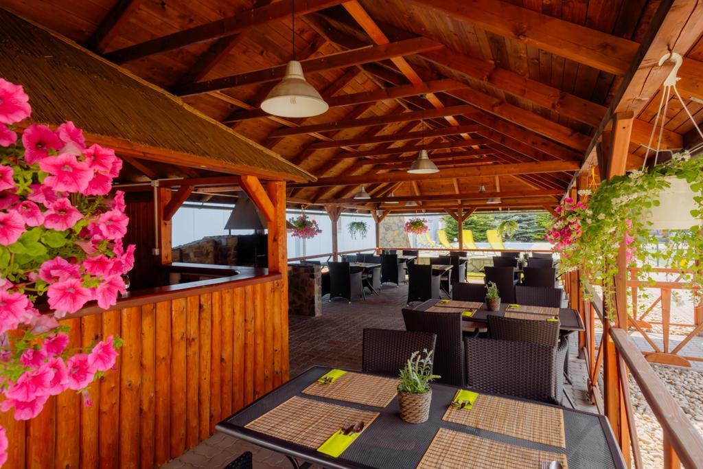 Hotel Tenis Зволен Экстерьер фото