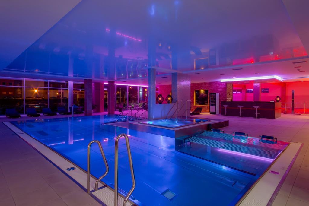 Hotel Tenis Зволен Экстерьер фото